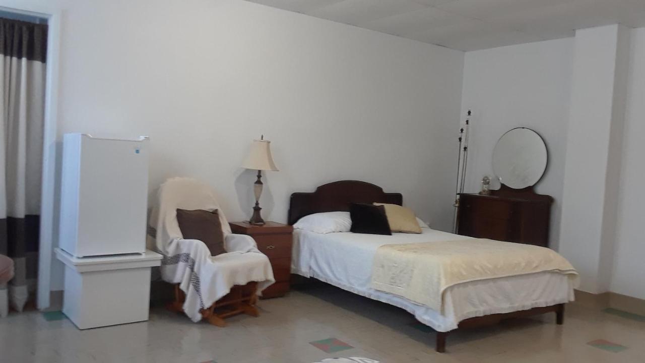 Mhotel Domaine L'Envolee- Maison Fleurie Викториавилл Экстерьер фото