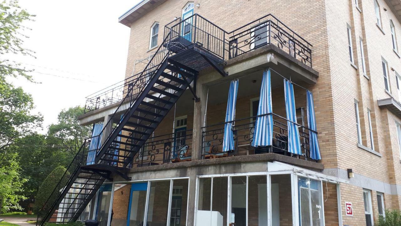Mhotel Domaine L'Envolee- Maison Fleurie Викториавилл Экстерьер фото