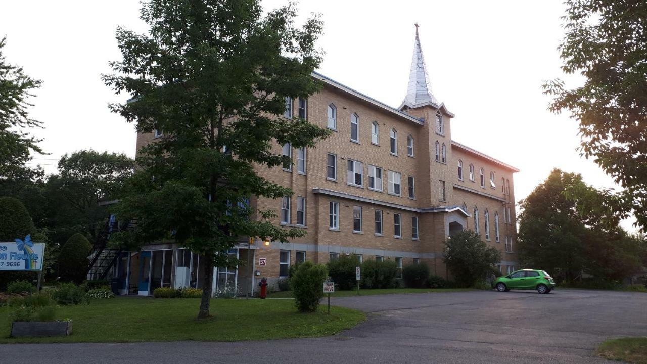 Mhotel Domaine L'Envolee- Maison Fleurie Викториавилл Экстерьер фото